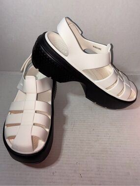 NWOB CROCS White & Black Stomp Fisherman Platform Sandals Women Sz 10 Men Sz 8